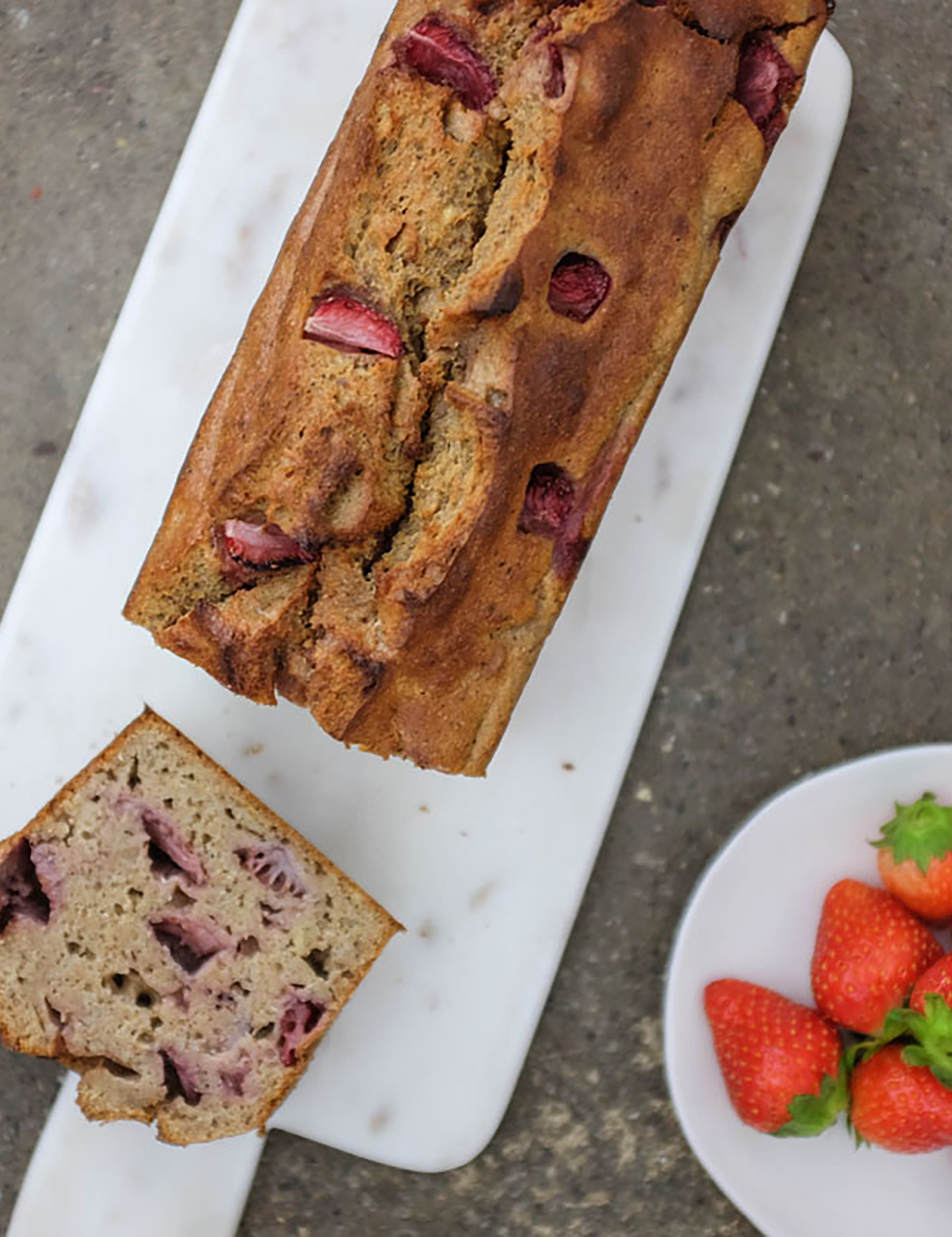 Plumcake integrale con fragole e banane