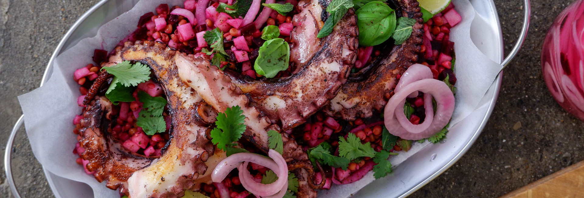 Polpo morbido con insalata di lenticchie