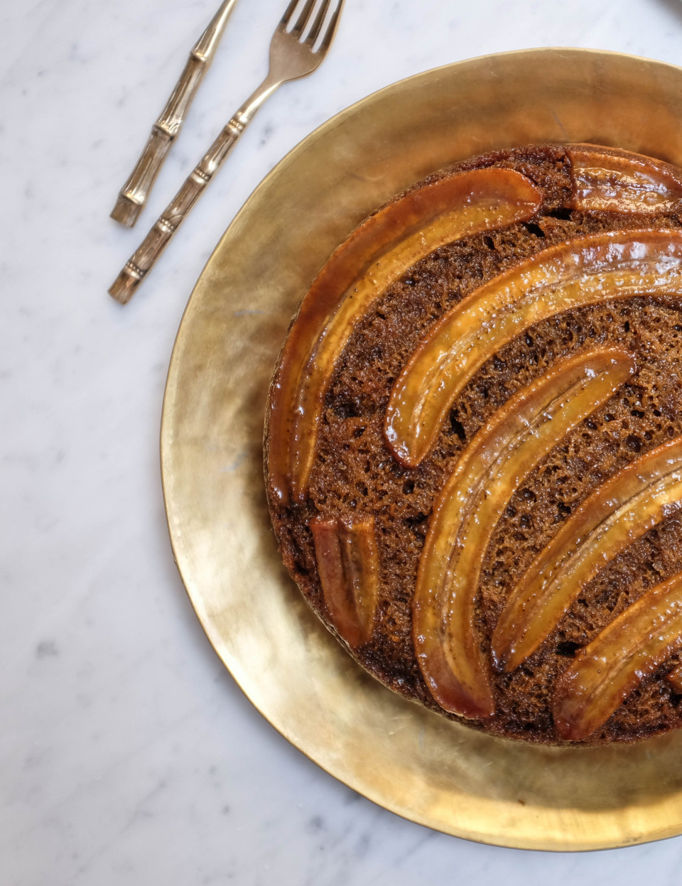 Torta rovesciata alle banane con caramello salato