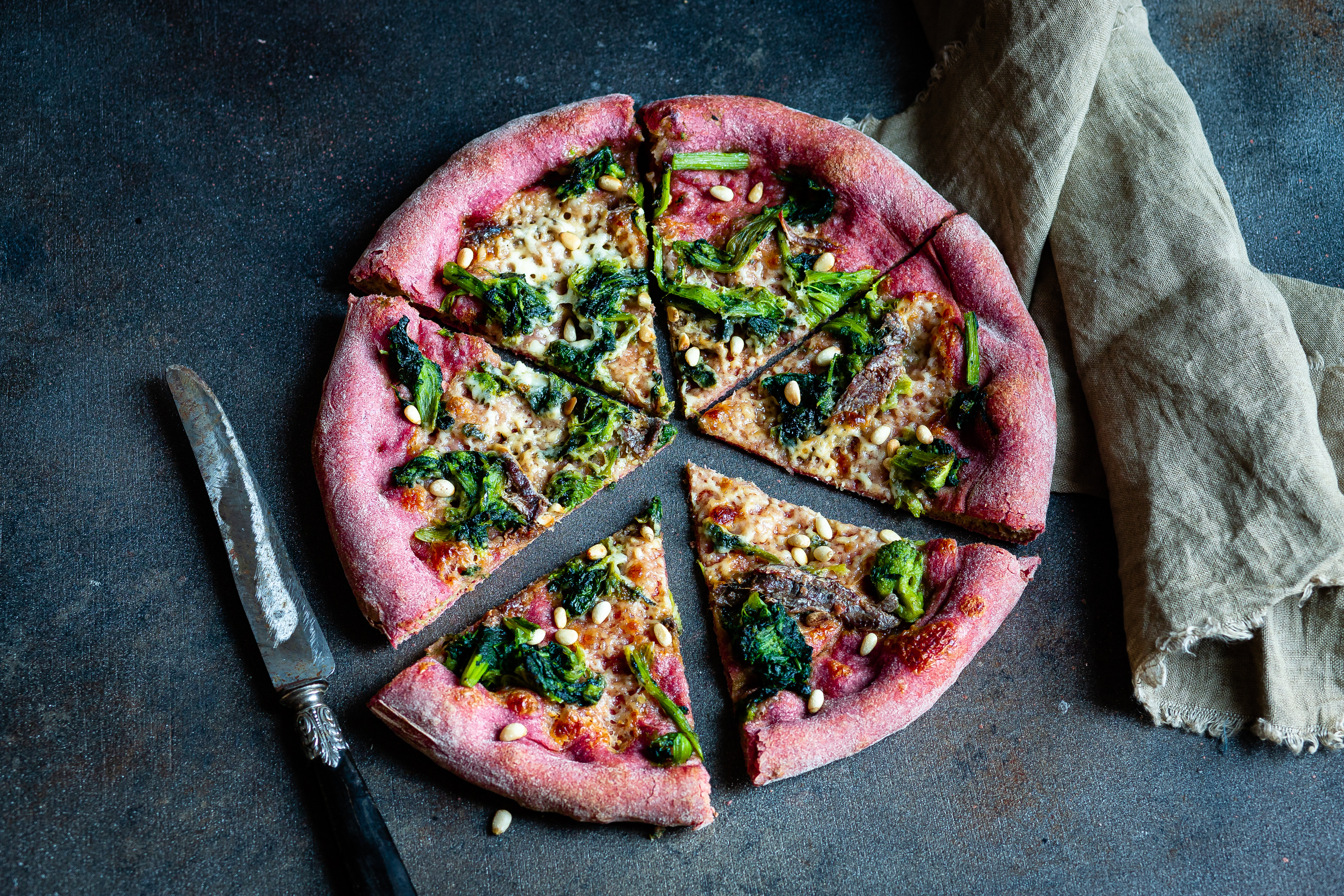 Pizza rosa con acciughe e cime di rapa-2.jpg